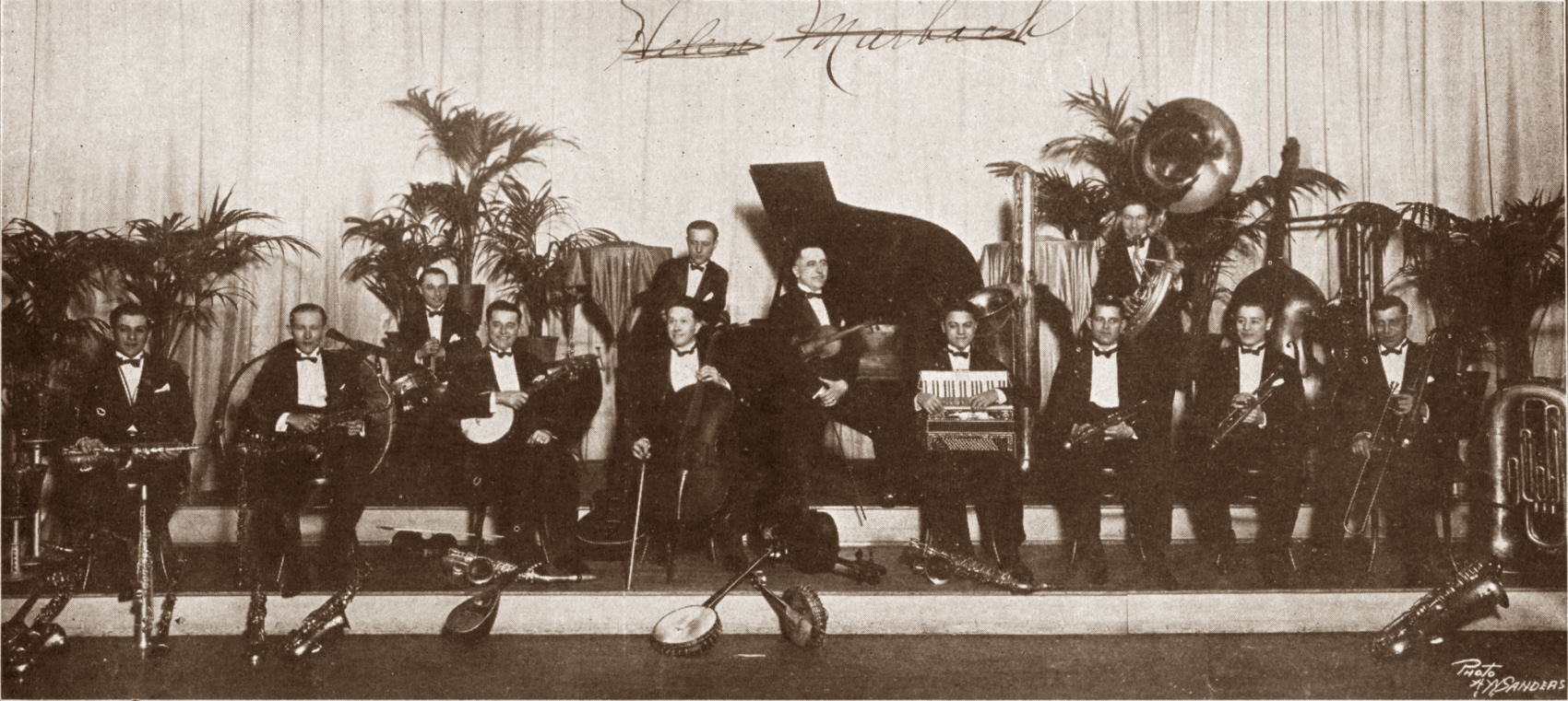 Oriole Terrace Orchestra в 1925 году. Ник Лукас уже покинул оркестр. Photo by A. Sanders (Jerome H. Remick & Co.)